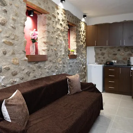 Apartament Akratos House *
