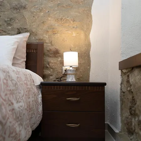 Akratos House Apartment *
