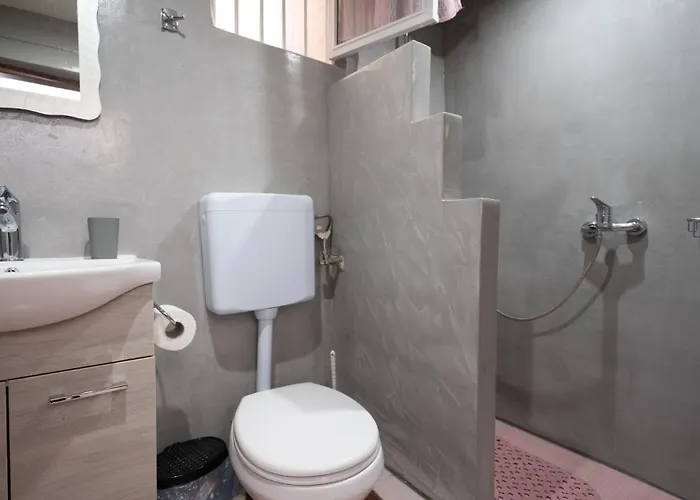 Akratos House Apartman *